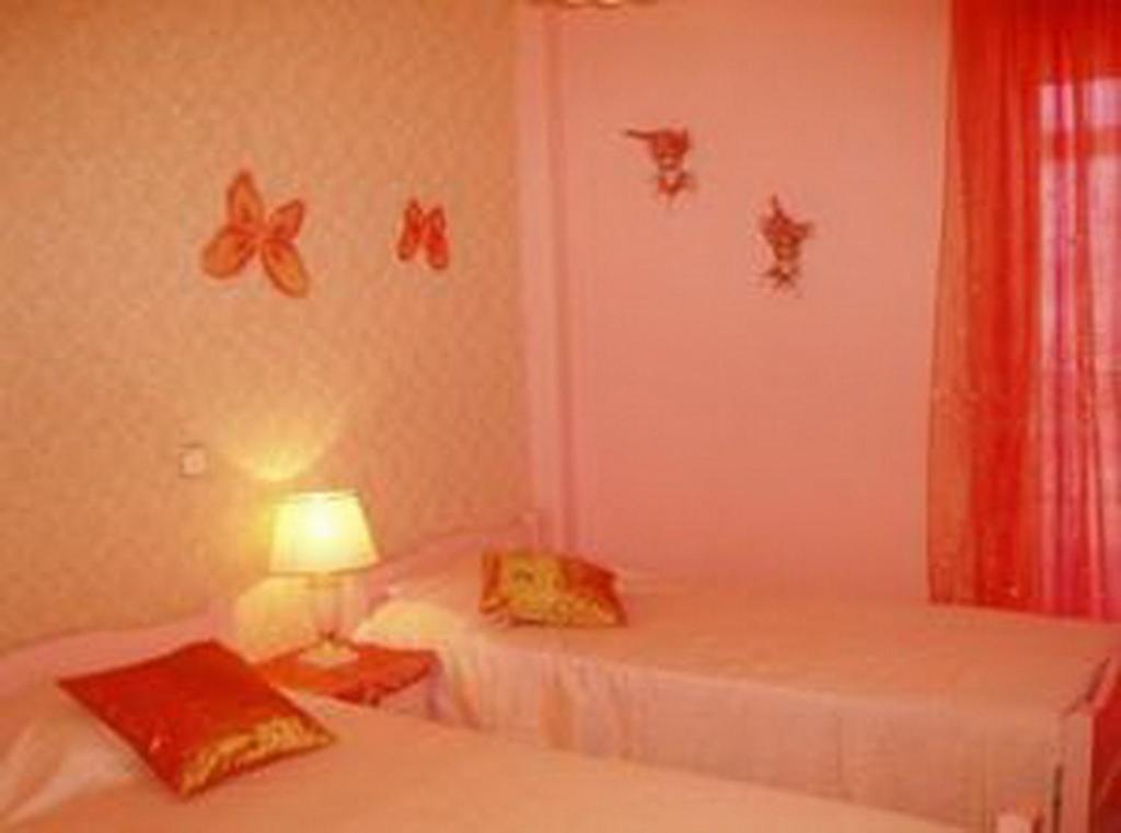 Pipitsa'S Apartments Rodas Habitación foto